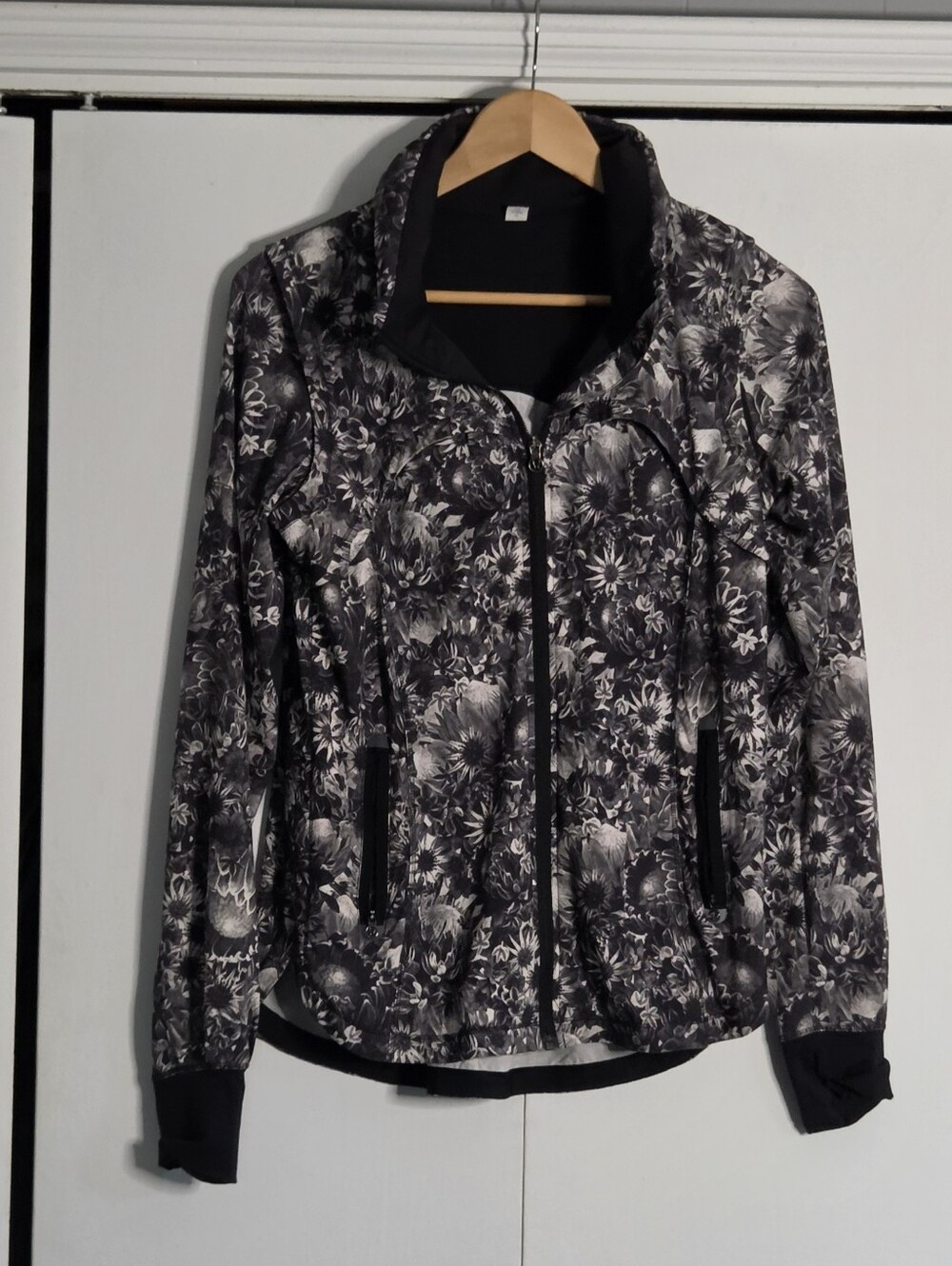 Lululemon Bring Back The Track Floral Pattern Black & White Women's Jacket